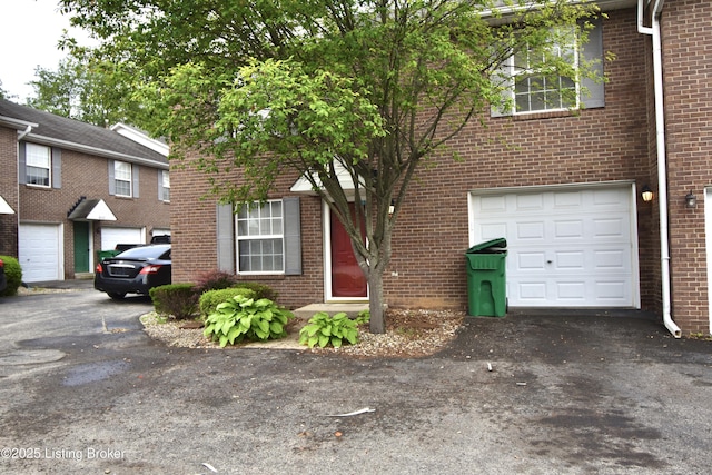4509 Meadowlark Manor Ln, Louisville, KY 40245 - photo 3