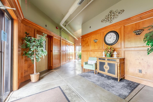 900 S 5th St Unit 202, Louisville, KY 40203 - community lobby featuring a decorative wall and a towering ceiling