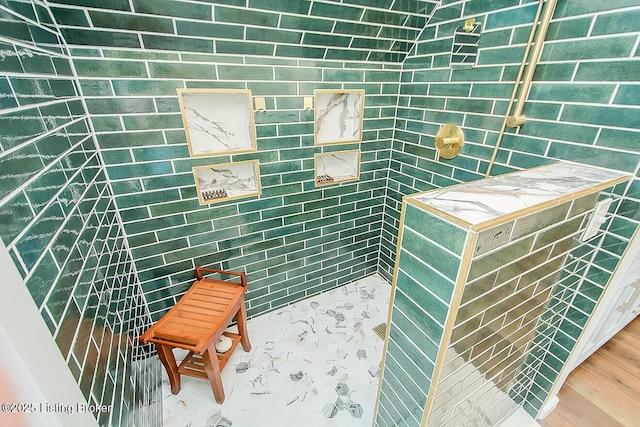 114 S Crestmoor Ave, Louisville, KY 40206 - bathroom with wood finished floors