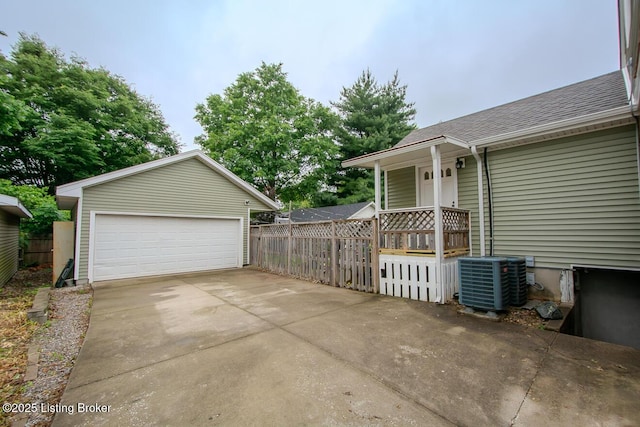 114 S Crestmoor Ave, Louisville, KY 40206 - detached garage featuring covered porch