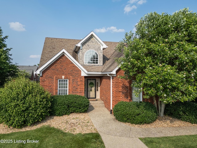 6205 Elizabeth Ct, Prospect, KY 40059 - traditional-style home featuring brick siding and roof with shingles
