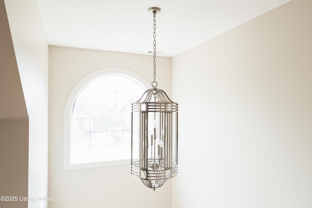 6205 Elizabeth Ct, Prospect, KY 40059 - detailed view of a chandelier