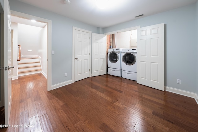 6205 Elizabeth Ct, Prospect, KY 40059 - laundry area featuring independent washer and dryer and dark wood-style flooring