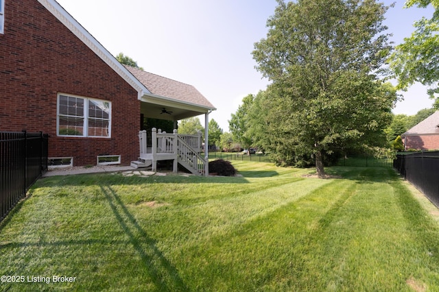 6205 Elizabeth Ct, Prospect, KY 40059 - fenced backyard featuring a ceiling fan