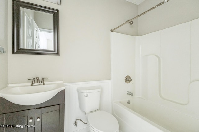 1796 Mellwood Ave, Louisville, KY 40206 - full bathroom featuring a wainscoted wall, shower / bathtub combination, and vanity