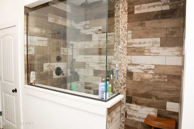 9115 Independence School Rd, Louisville, KY 40228 - full bath with walk in shower
