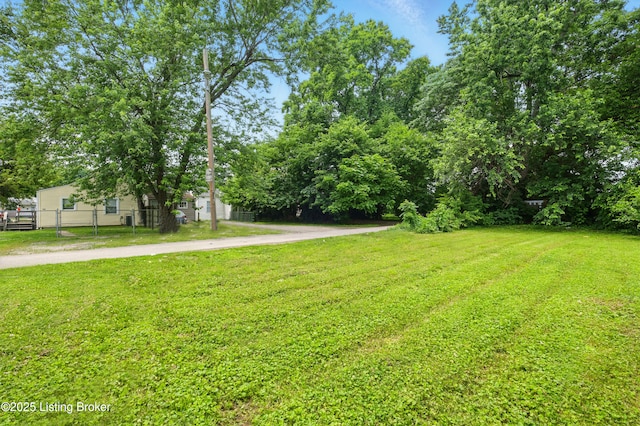 2618 S 5th St, Louisville, KY 40208 - view of yard