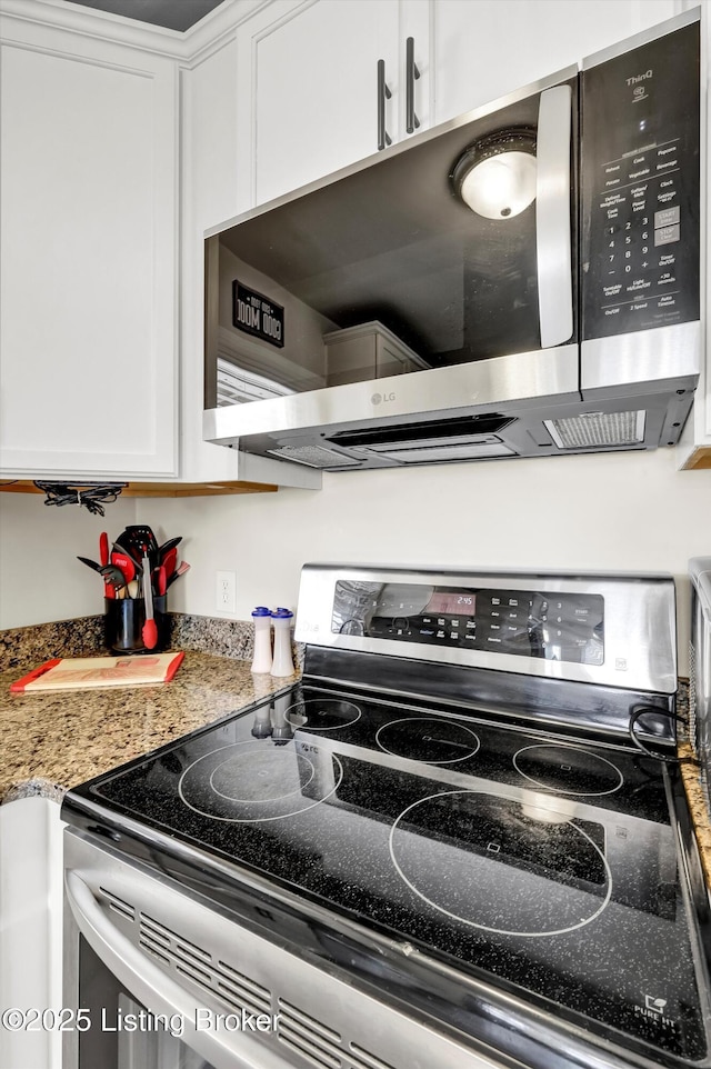 3408 Acacia Ave, Shepherdsville, KY 40165 - kitchen featuring stainless steel appliances and white cabinetry