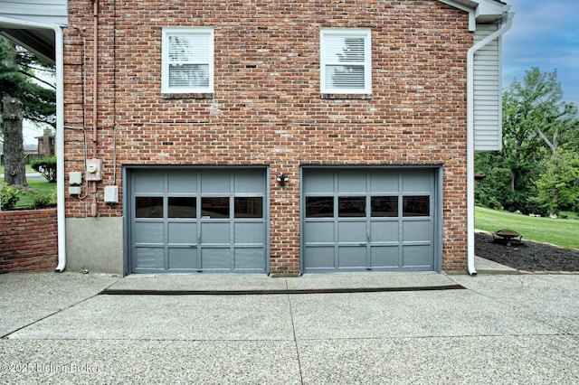 7401 Switch Bark Rd, Louisville, KY 40228 - garage featuring concrete driveway