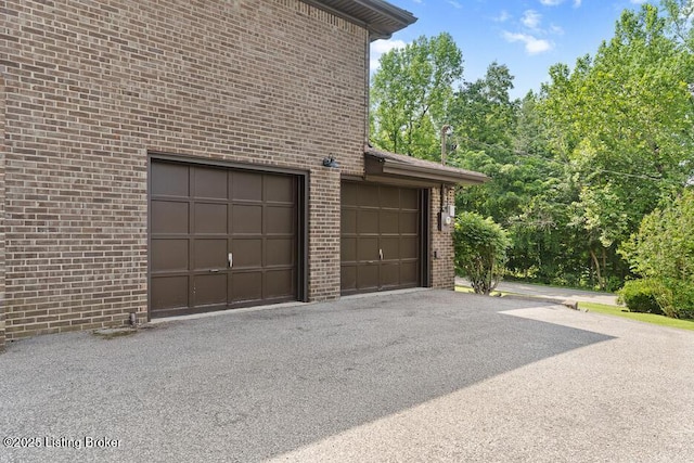 2312 Blevins Gap Rd, Louisville, KY 40272 - view of garage