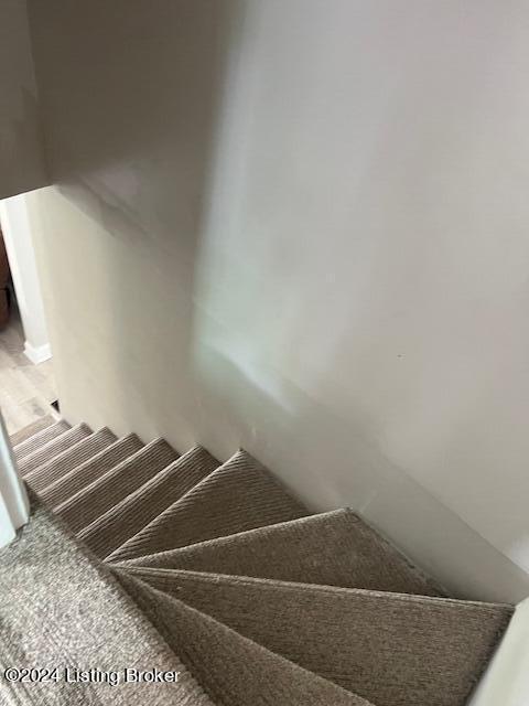 1008 Walter Ave, Louisville, KY 40215 - view of staircase
