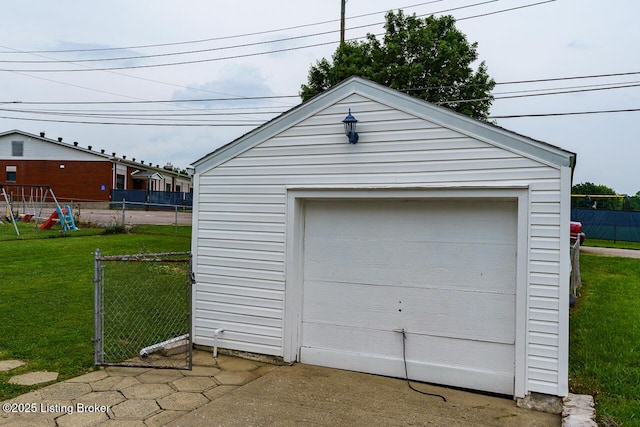 329 Robin Rd, Elizabethtown, KY 42701 - detached garage with driveway