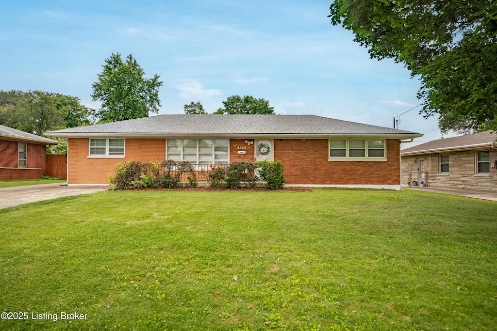 2522 Neblett Ave, Louisville, KY 40216 - single story home featuring a front yard and brick siding