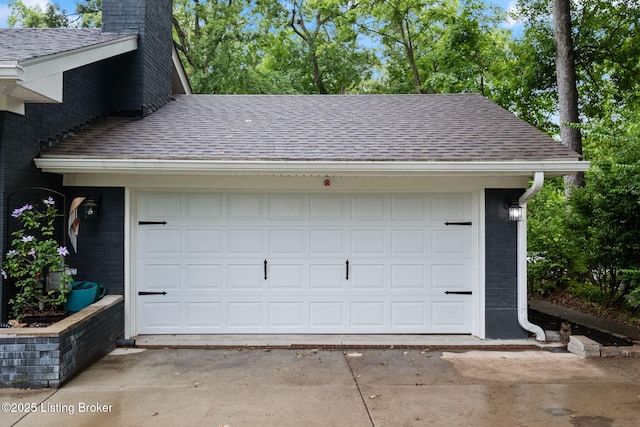 8504 Bambi Way, Louisville, KY 40214 - view of garage