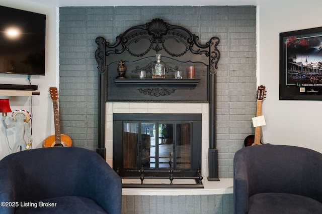 8504 Bambi Way, Louisville, KY 40214 - detailed view of a fireplace