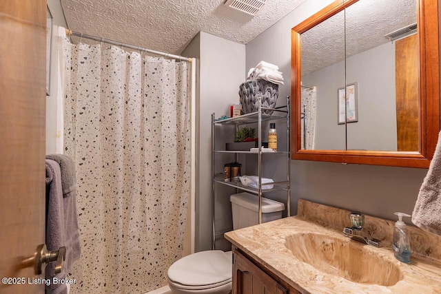2149 Shrewsbury Rd, Leitchfield, KY 42754 - bathroom with a textured ceiling, vanity, and curtained shower