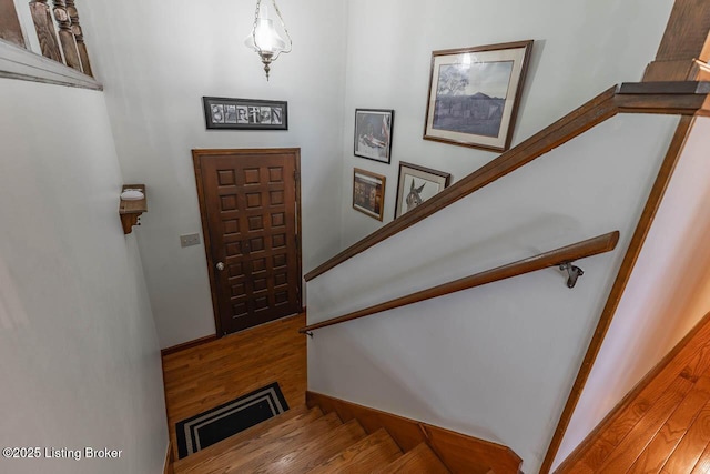 2149 Shrewsbury Rd, Leitchfield, KY 42754 - staircase featuring wood finished floors