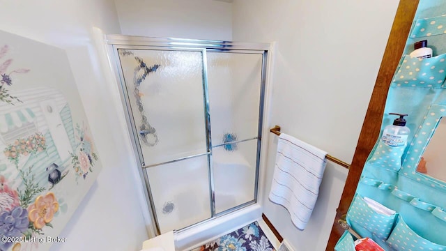 2149 Shrewsbury Rd, Leitchfield, KY 42754 - full bath featuring a stall shower