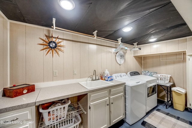 3119 Bobolink Rd, Louisville, KY 40213 - laundry area featuring a sink and washer and dryer