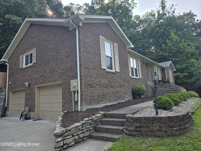 8818 Mountain Brook Dr, Louisville, KY 40272 - photo 3