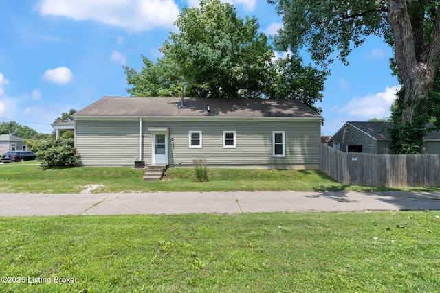 835 Forrest St, Louisville, KY 40217 - back of property with entry steps