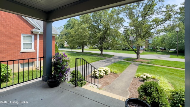 3615 Hycliffe Ave, Louisville, KY 40207 - view of patio / terrace
