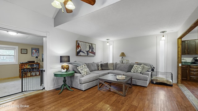4808 Redmon Ct, Louisville, KY 40291 - photo 5