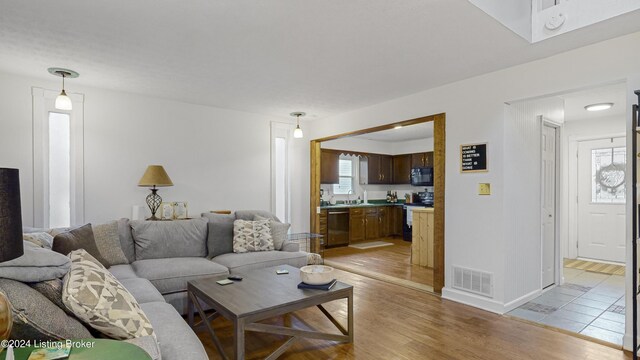 4808 Redmon Ct, Louisville, KY 40291 - photo 7