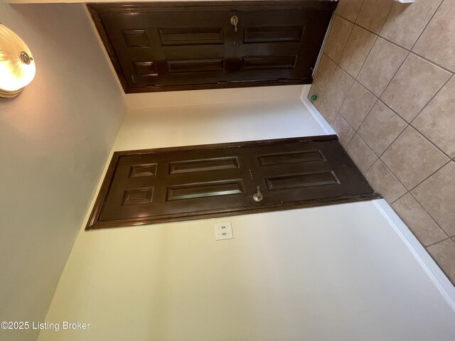 402 Bromwell Dr, Louisville, KY 40245 - detailed view
