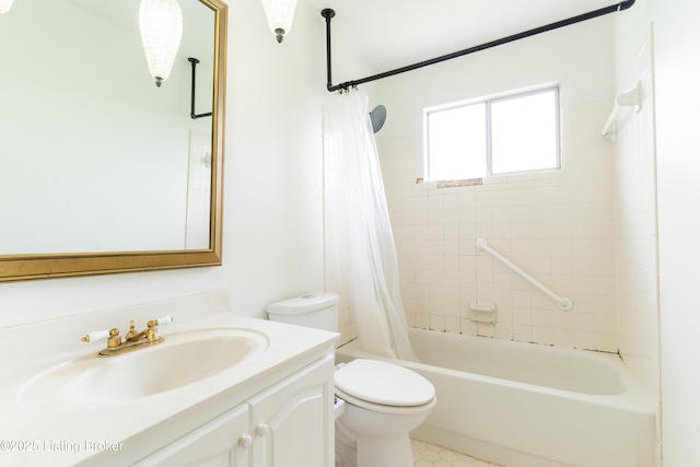 7906 Brynwood Ct, Louisville, KY 40291 - full bath featuring vanity and shower / bath combination with curtain