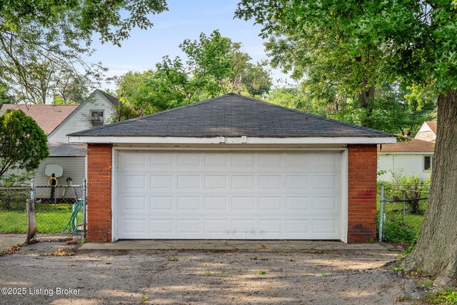 1833 Farnsley Rd, Louisville, KY 40216 - view of detached garage