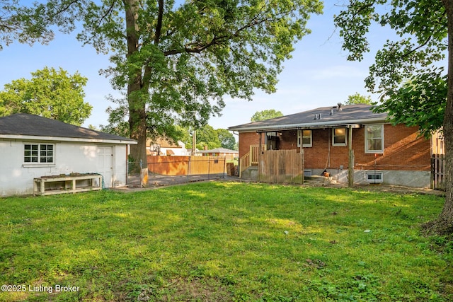 1833 Farnsley Rd, Louisville, KY 40216 - view of yard