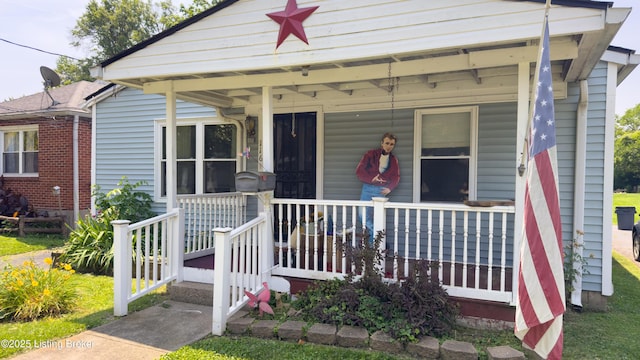 116 E Southern Heights Ave, Louisville, KY 40214 - bungalow-style home with covered porch