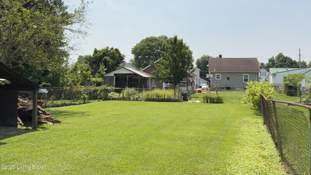 116 E Southern Heights Ave, Louisville, KY 40214 - view of yard