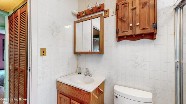 116 E Southern Heights Ave, Louisville, KY 40214 - full bathroom with vanity and tile walls