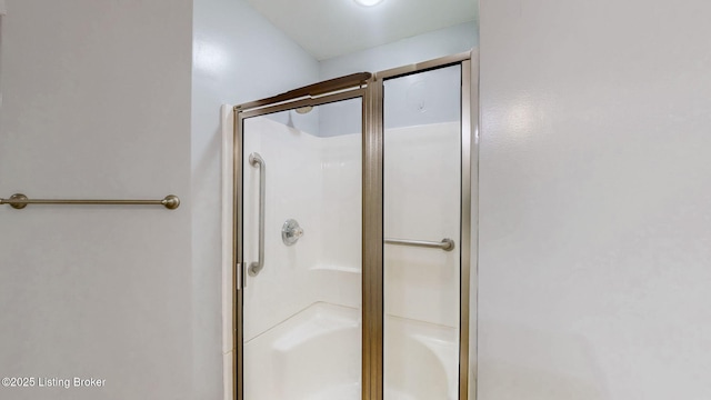 4301 Juniper Forest Pl, Louisville, KY 40245 - full bath featuring a shower with door