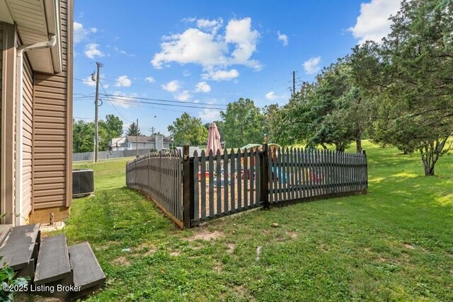 1376 Darlene Ct, Radcliff, KY 40160 - view of yard