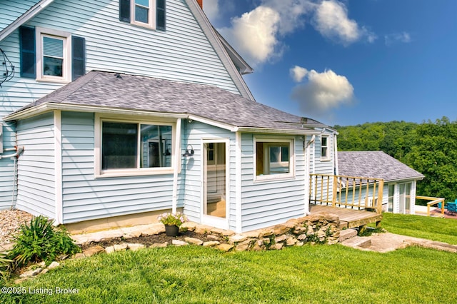 3591 Bardstown Rd, Lawrenceburg, KY 40342 - view of front of home featuring a front lawn and roof with shingles