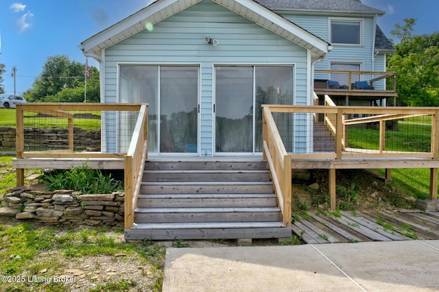 3591 Bardstown Rd, Lawrenceburg, KY 40342 - wooden terrace with stairway