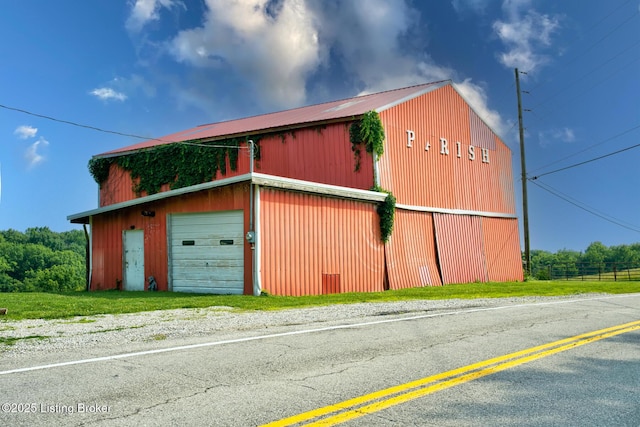 3591 Bardstown Rd, Lawrenceburg, KY 40342 - detached garage featuring driveway