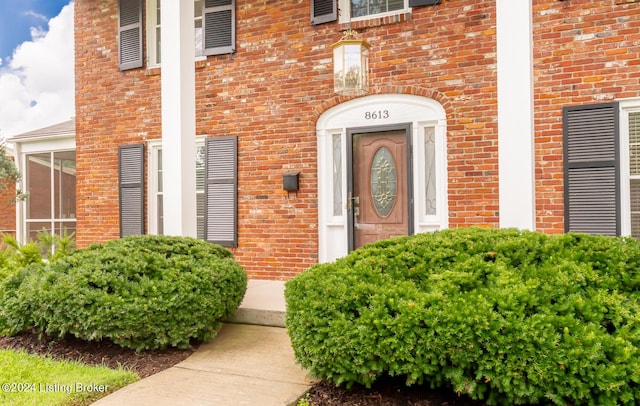 8613 Whipps Bend Rd, Bellemeade, KY 40222 - entrance to property with brick siding