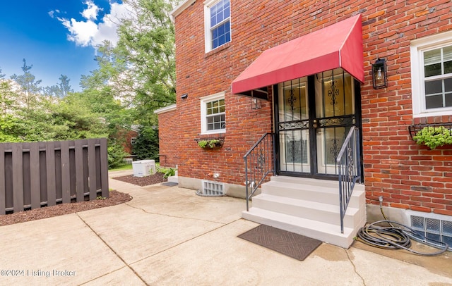 8613 Whipps Bend Rd, Bellemeade, KY 40222 - view of patio / terrace with entry steps