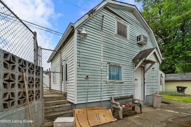 1736 W Gaulbert Ave, Louisville, KY 40210 - rear view of house