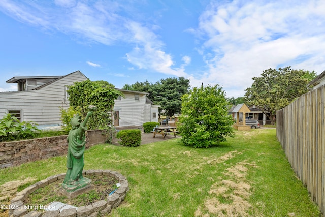 1736 W Gaulbert Ave, Louisville, KY 40210 - view of yard with a patio
