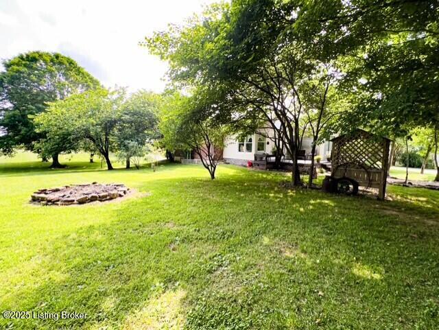 2866 Sunbeam Rd, Leitchfield, KY 42754 - view of grassy yard
