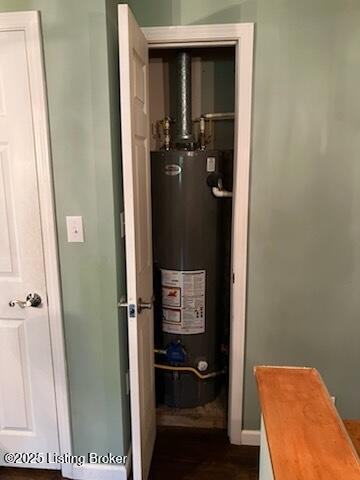 1102 W Hebron Ln, Shepherdsville, KY 40165 - utilities featuring gas water heater