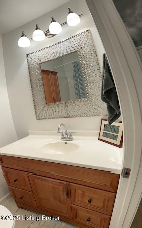 1102 W Hebron Ln, Shepherdsville, KY 40165 - bathroom with vanity