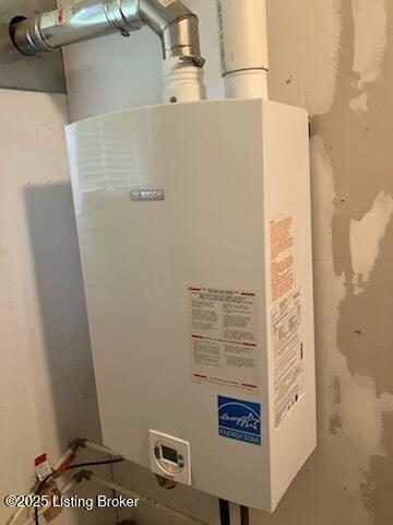 1102 W Hebron Ln, Shepherdsville, KY 40165 - utility room with water heater