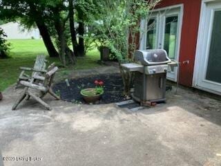 1102 W Hebron Ln, Shepherdsville, KY 40165 - view of patio with a grill