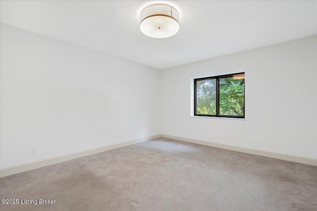 5800 Coach Gate Wynde Unit 312D, Louisville, KY 40207 - unfurnished room featuring carpet